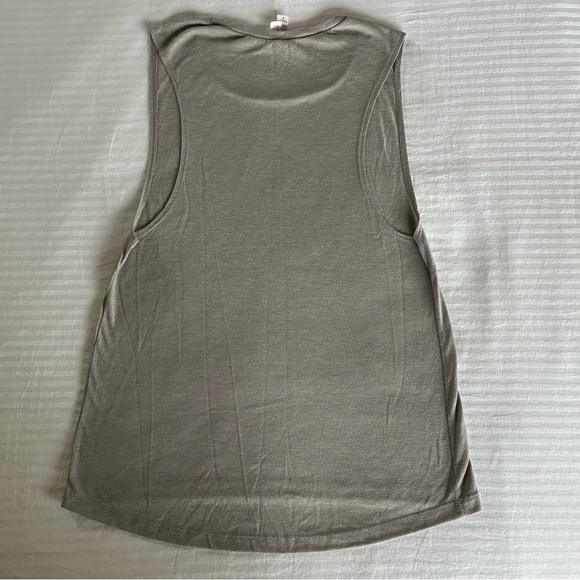 Workout Tank Top - Picture 3 of 4